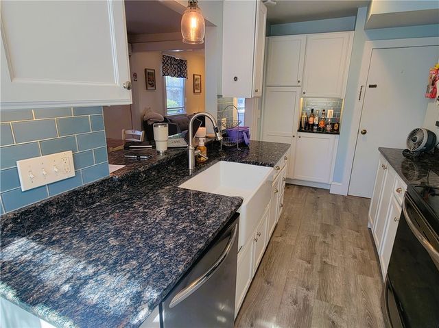 18 Palmer Street, Newport, RI 02840