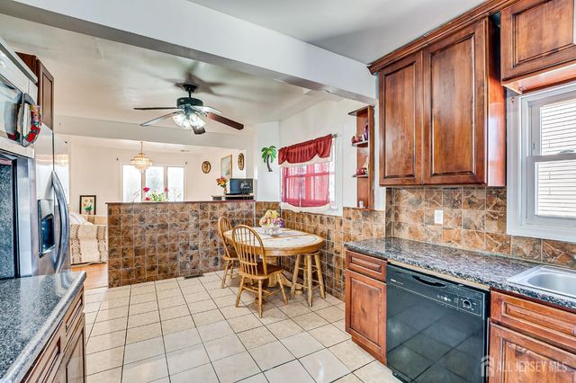 651 W Lincoln W Avenue, Rahway, NJ 07065