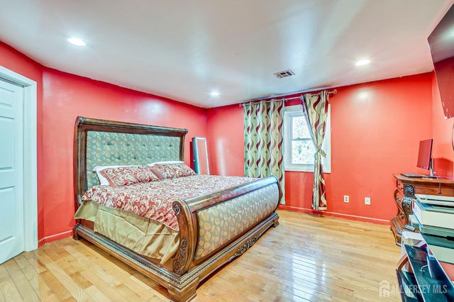 651 W Lincoln W Avenue, Rahway, NJ 07065