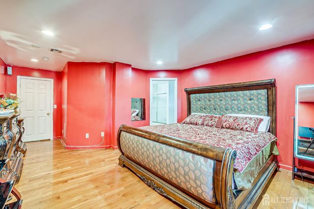 651 W Lincoln W Avenue, Rahway, NJ 07065