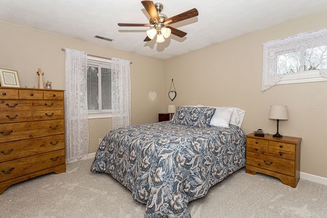 25 Cherry Hill Court, Hampton, IL 61256