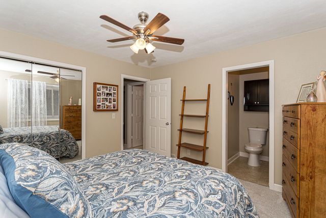 25 Cherry Hill Court, Hampton, IL 61256