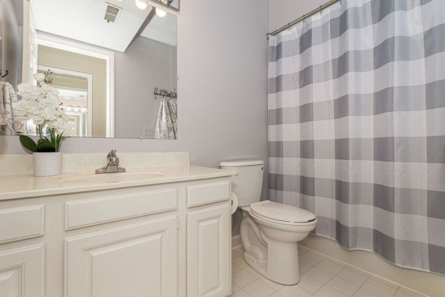 25 Cherry Hill Court, Hampton, IL 61256