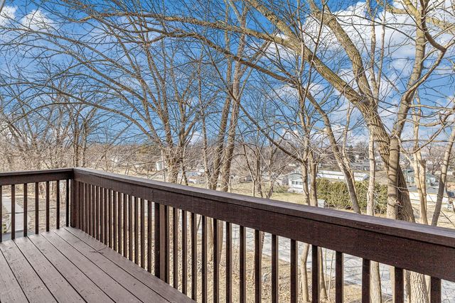 25 Cherry Hill Court, Hampton, IL 61256