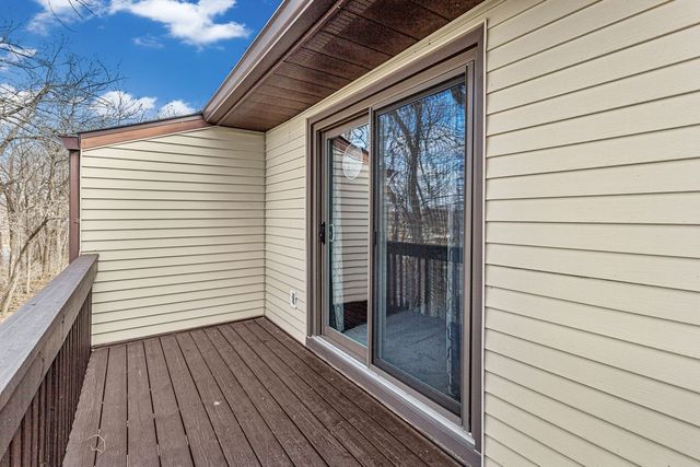 25 Cherry Hill Court, Hampton, IL 61256