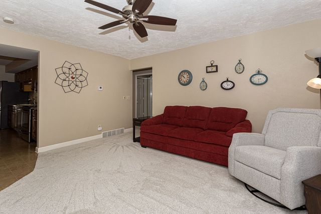 25 Cherry Hill Court, Hampton, IL 61256