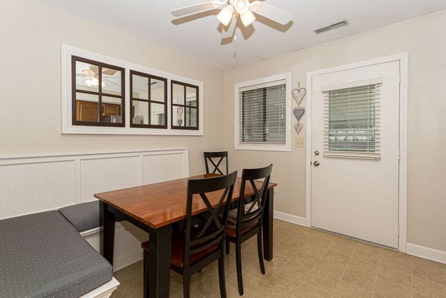 25 Cherry Hill Court, Hampton, IL 61256