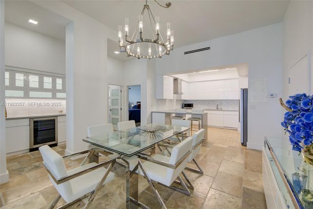 3725 S Ocean Dr PH02, Hollywood, FL 33019