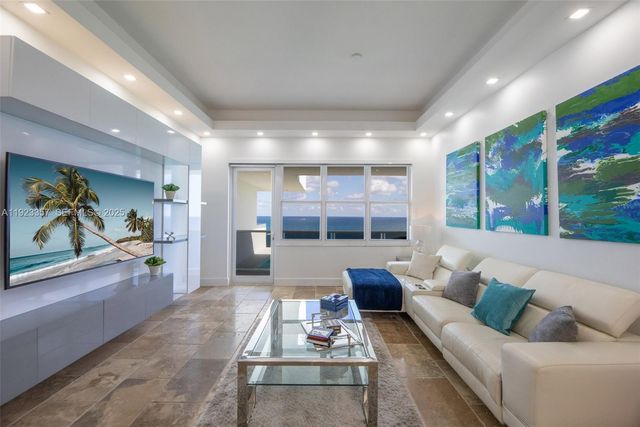 3725 S Ocean Dr PH02, Hollywood, FL 33019