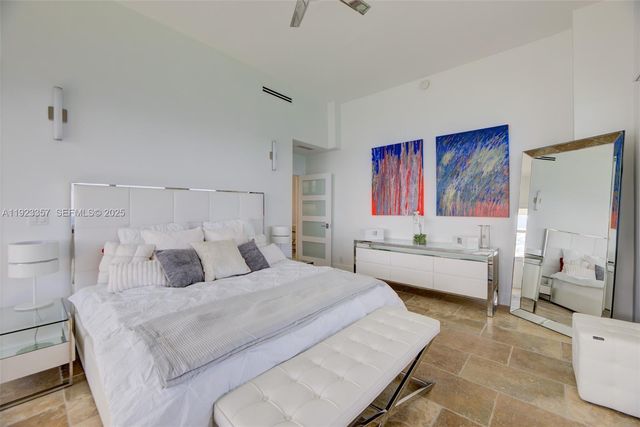 3725 S Ocean Dr PH02, Hollywood, FL 33019