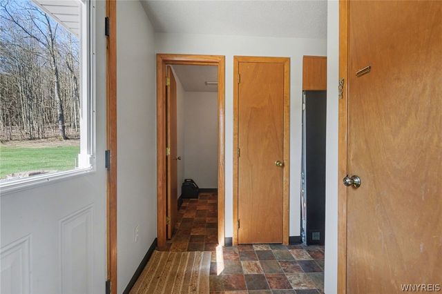 130 Taylor Hts, Holland, NY 14080