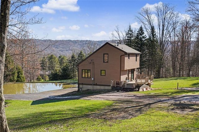 130 Taylor Hts, Holland, NY 14080