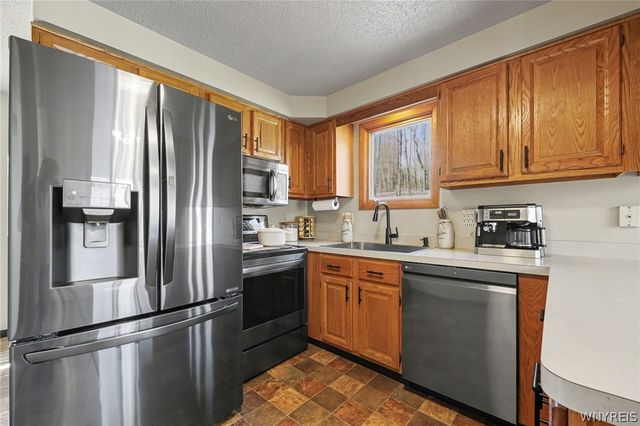 130 Taylor Hts, Holland, NY 14080