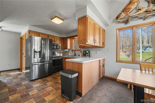 130 Taylor Hts, Holland, NY 14080