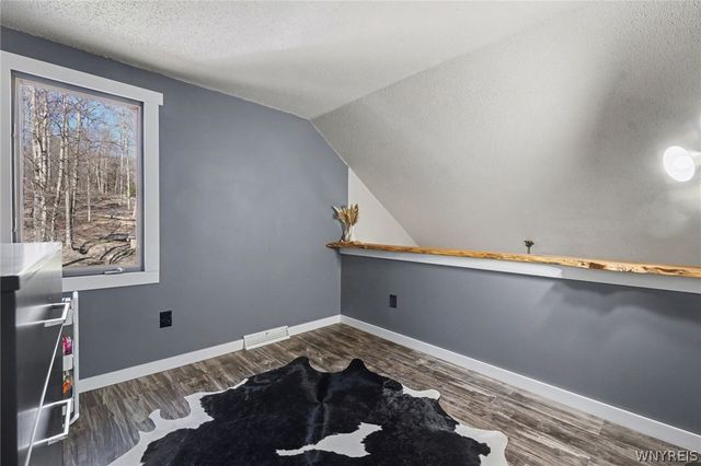 130 Taylor Hts, Holland, NY 14080