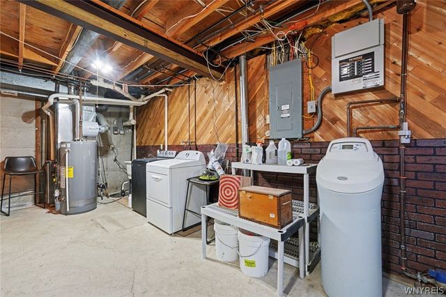 130 Taylor Hts, Holland, NY 14080