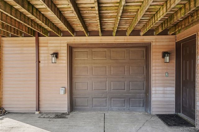 130 Taylor Hts, Holland, NY 14080