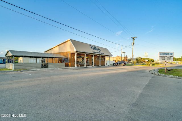 5716 Nc-41, Wallace, NC 28466
