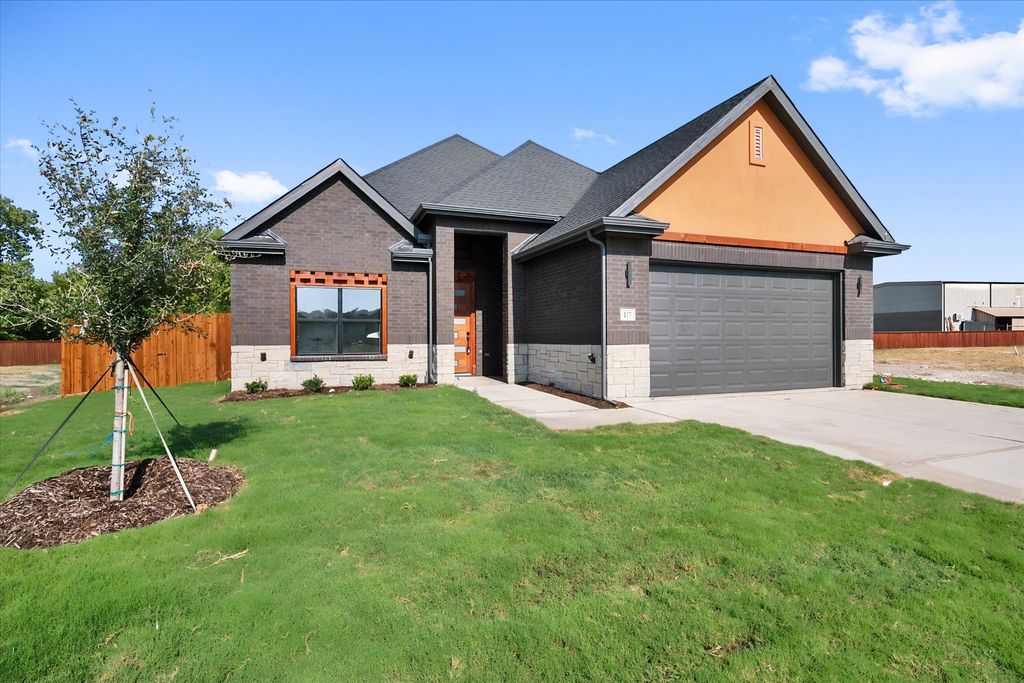 117 Yvonne Street, Red Oak, TX 75154
