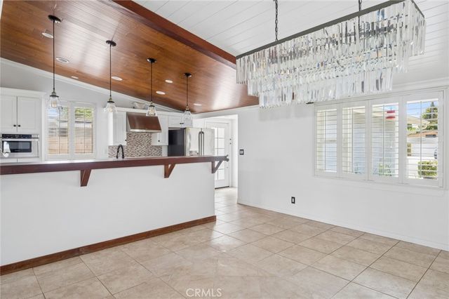 300 Esther Street, Costa Mesa, CA 92627