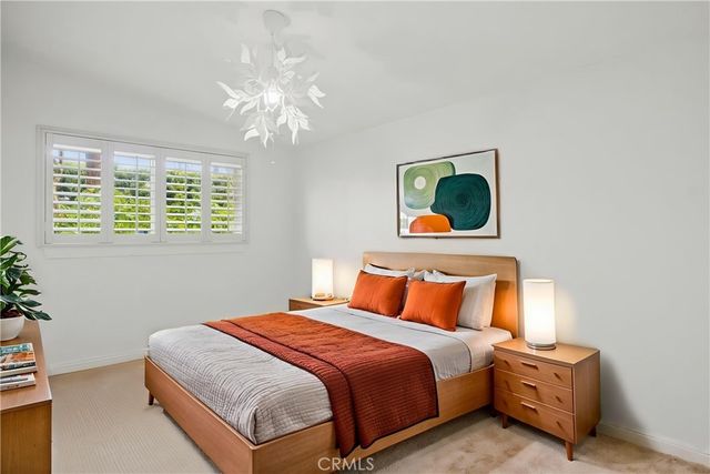 300 Esther Street, Costa Mesa, CA 92627