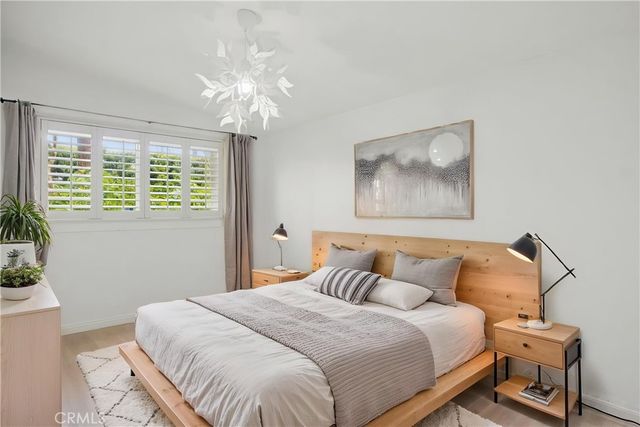 300 Esther Street, Costa Mesa, CA 92627