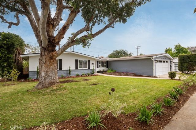 300 Esther Street, Costa Mesa, CA 92627