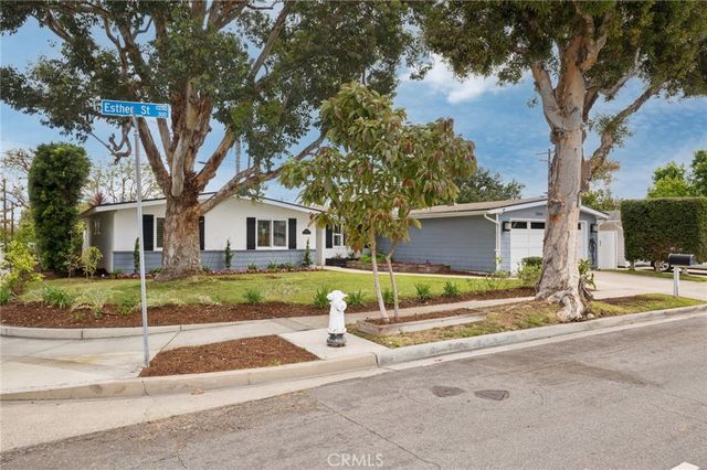 300 Esther Street, Costa Mesa, CA 92627