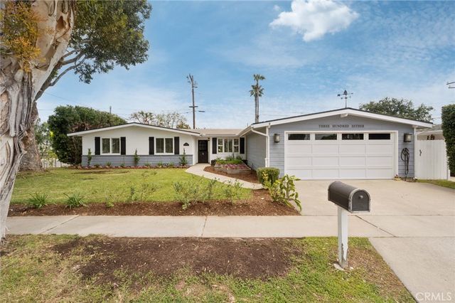 300 Esther Street, Costa Mesa, CA 92627