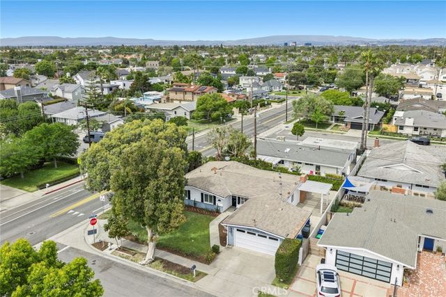 300 Esther Street, Costa Mesa, CA 92627