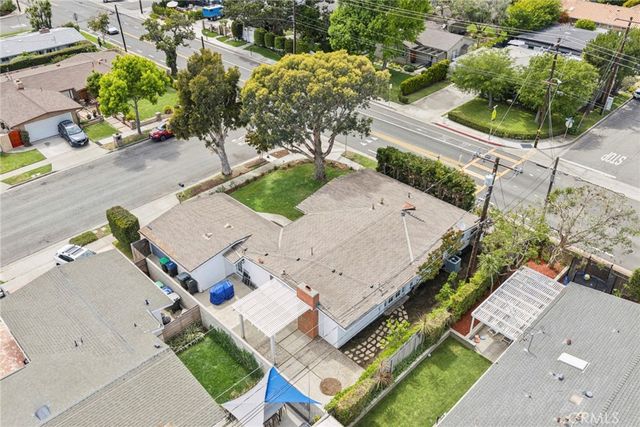 300 Esther Street, Costa Mesa, CA 92627