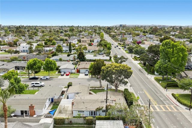 300 Esther Street, Costa Mesa, CA 92627