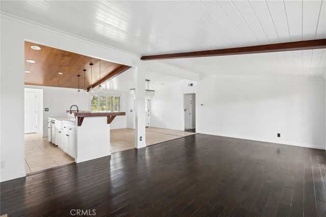 300 Esther Street, Costa Mesa, CA 92627