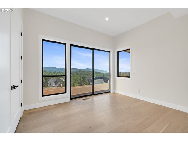 456 Sea View Dr, Manzanita, OR 97130