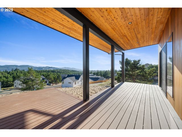 456 Sea View Dr, Manzanita, OR 97130