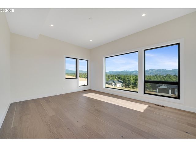 456 Sea View Dr, Manzanita, OR 97130