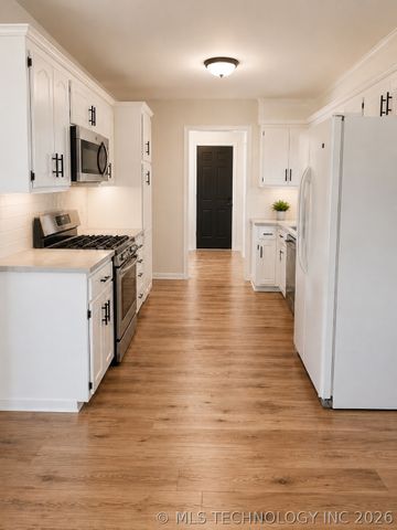 24124 E Sisemore Street, Broken Arrow, OK 74014