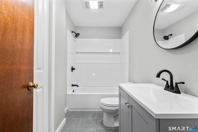 373 Collinsville Road, Farmington, CT 06085