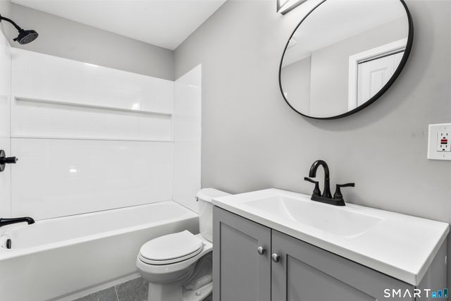 373 Collinsville Road, Farmington, CT 06085