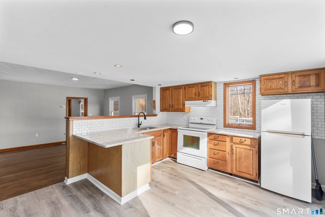 373 Collinsville Road, Farmington, CT 06085