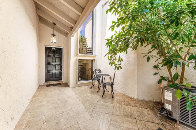 819 Windermere Way, Palm Beach Gardens, FL 33418