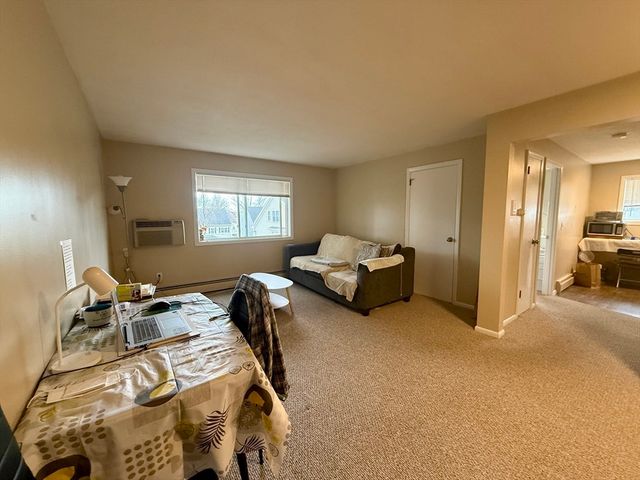 69 Newton St. 11, Waltham, MA 02453