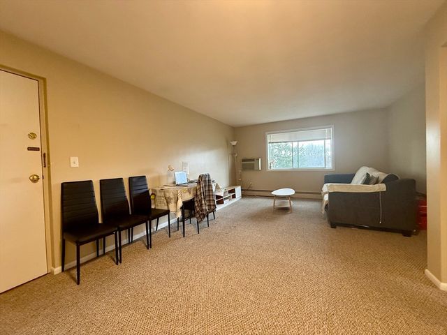 69 Newton St. 11, Waltham, MA 02453