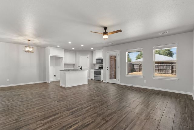 220 St Charles Drive B, Springtown, TX 76082