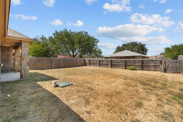 220 St Charles Drive B, Springtown, TX 76082