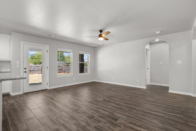 220 St Charles Drive B, Springtown, TX 76082