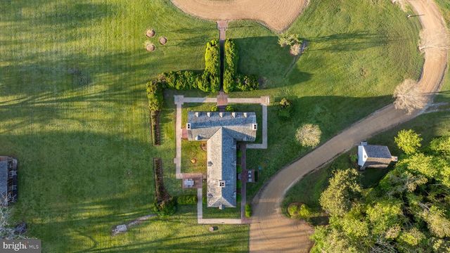 1425 TWIGGS FERRY RD, Hartfield, VA 23071