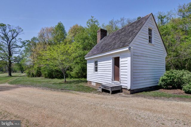 1425 TWIGGS FERRY RD, Hartfield, VA 23071