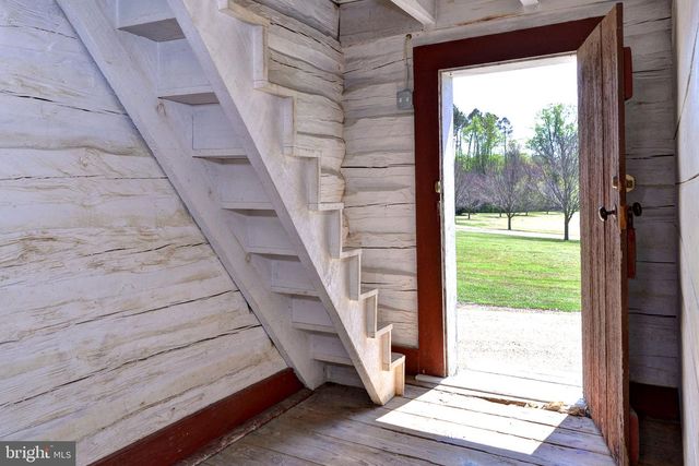 1425 TWIGGS FERRY RD, Hartfield, VA 23071