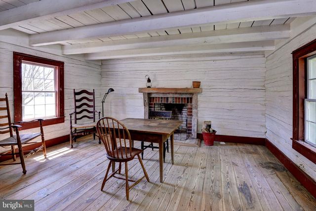 1425 TWIGGS FERRY RD, Hartfield, VA 23071